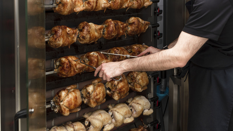Expert tips for choosing the juiciest rotisserie chicken
