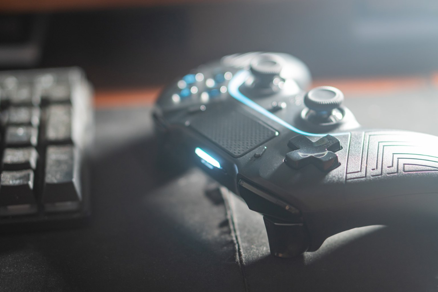 Xbox Wireless i PlayStation Link: Test opóźnień bezprzewodowych padów
