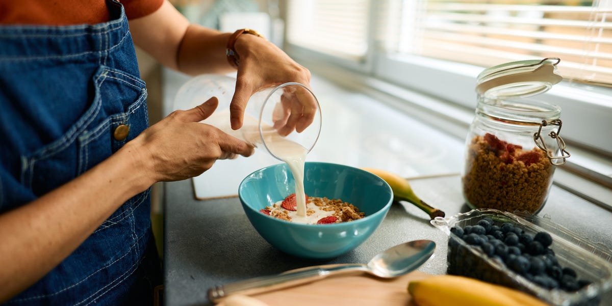 Experts Reveal 10 Foods Rich in Vitamin B12
