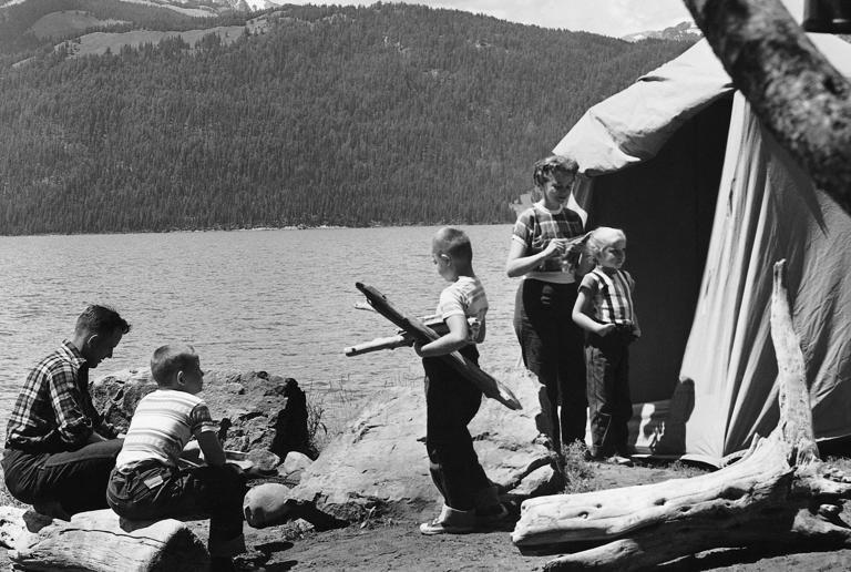 19 extinct jobs from the '60s, '70s, and '80s that I bet you won't ...
