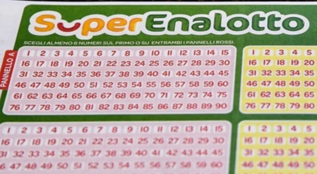 SuperEnalotto, 10 operai giocano un sistema e vincono quasi un milione di  euro. Colpo di fortuna di gruppo in Toscana