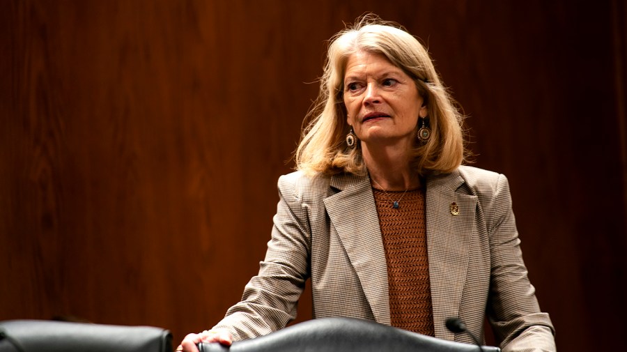 3 GOP senators break with leadership, vote to advance resolution to end ...
