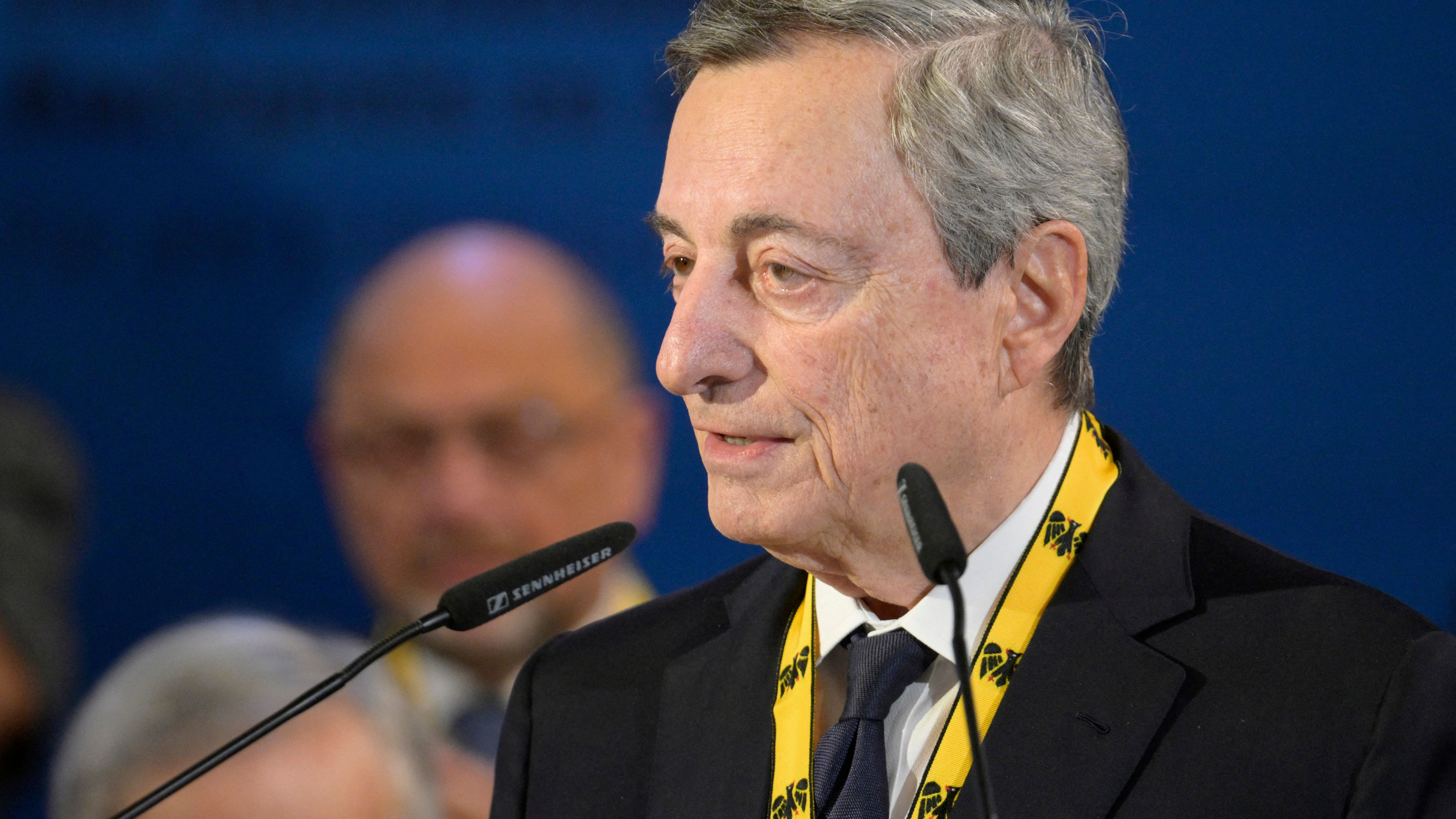 Po raz pierwszy jesteśmy naprawdę sami. Mario Draghi wzywa Europę do ...
