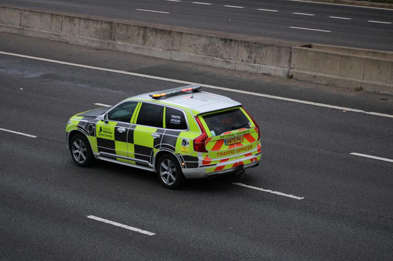 M6 'expect delays' warning as massive 514-tonne 'abnormal load' heads ...