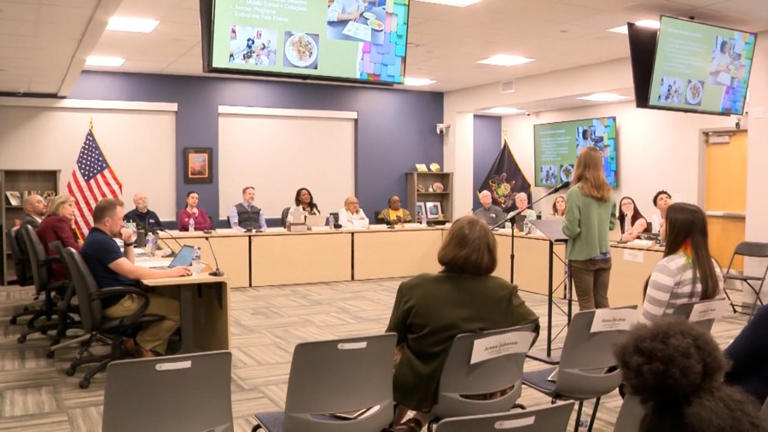 Erie School District to ban cellphones in classrooms