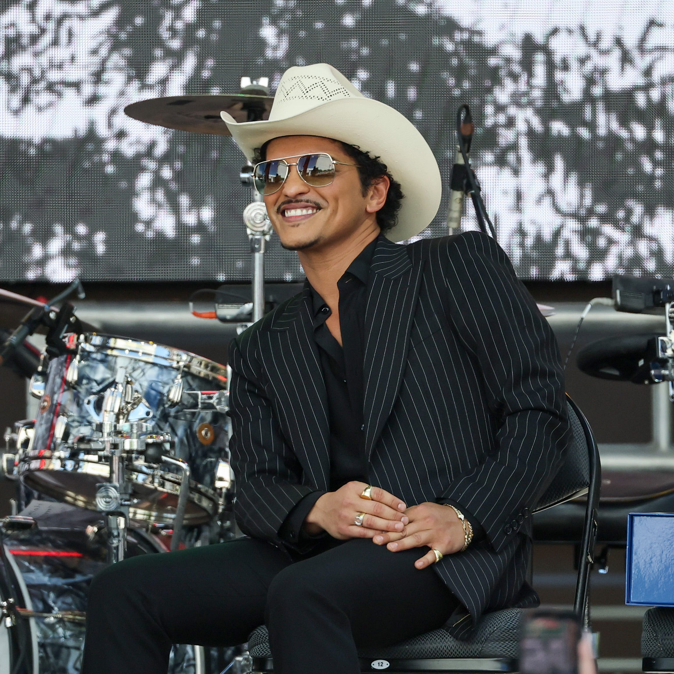 Bruno Mars plays two shows in Chicago this weekend, get tickets now
