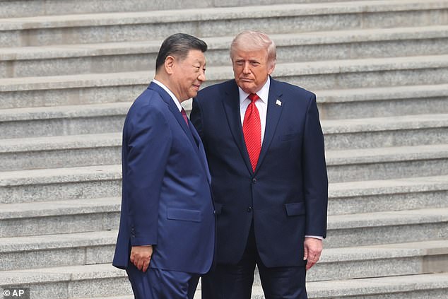 Trump's 'five-tap' secret code handshake and 'bullfrog smile'