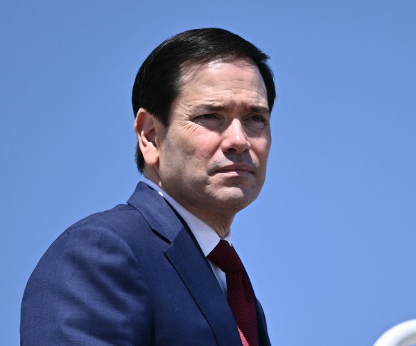 Rubio locks in lead for '28