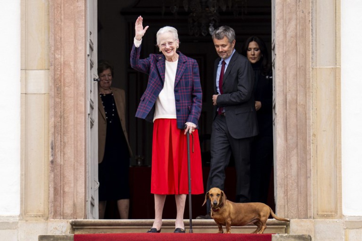 Deense koningin Margrethe in ziekenhuis met pijn op borst