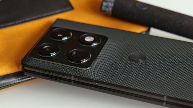 Motorola Razr fold review: A worthy rival to Google and Samsung