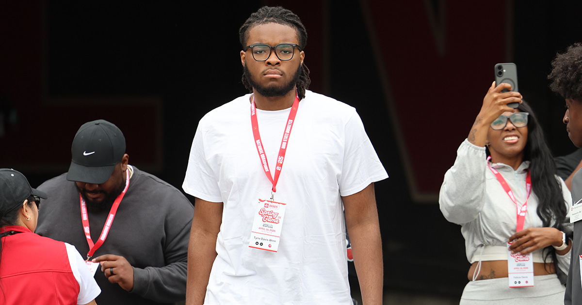 South Carolina football to host four-star offensive lineman