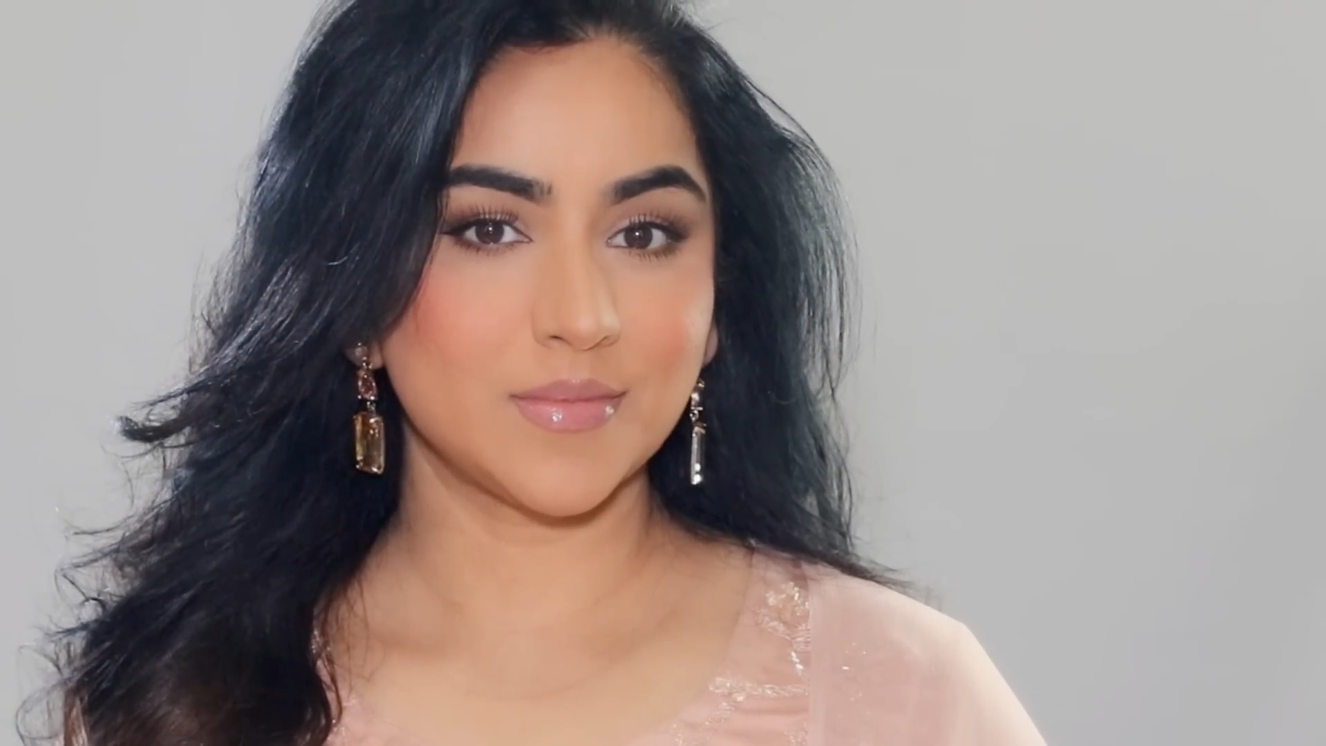 How to achieve the most delicate Indian wedding guest makeup look