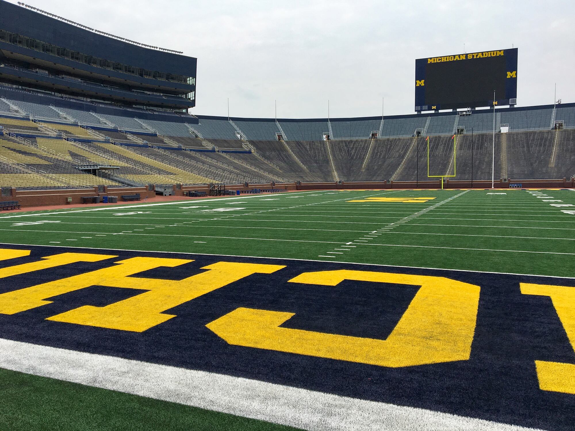 Former Michigan football prized QB pledge commits to new school