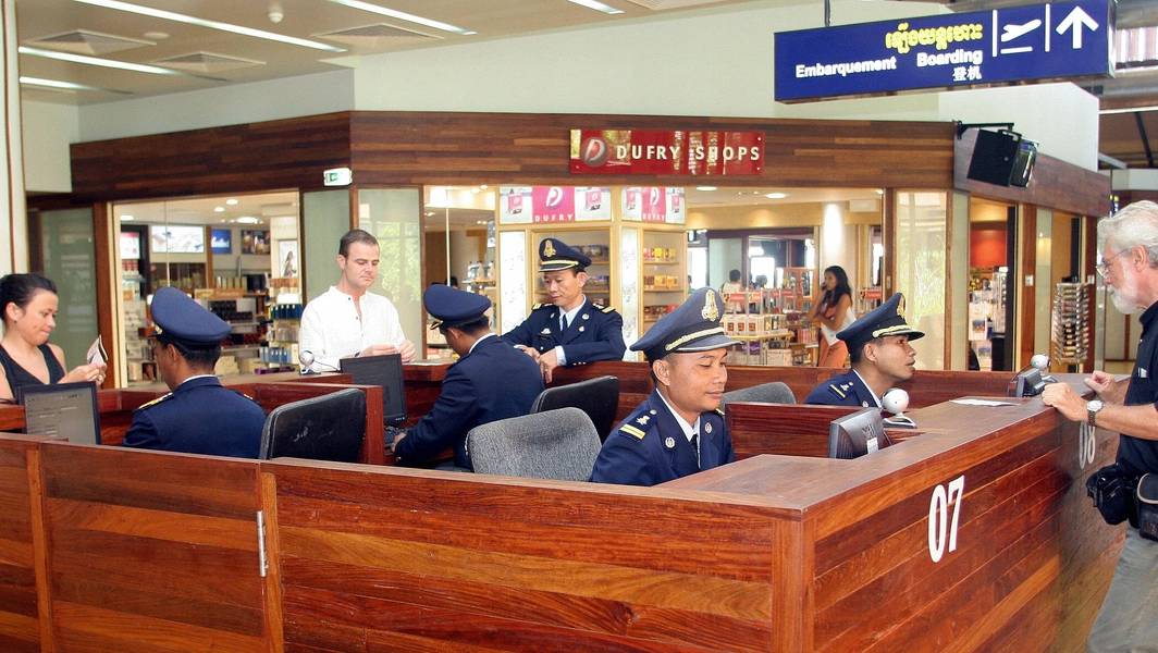 Indian traveller alleges $400 cash demand before Laos-Cambodia flight