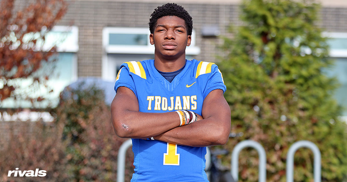 Four-star South Carolina football target moves up commitment date ...