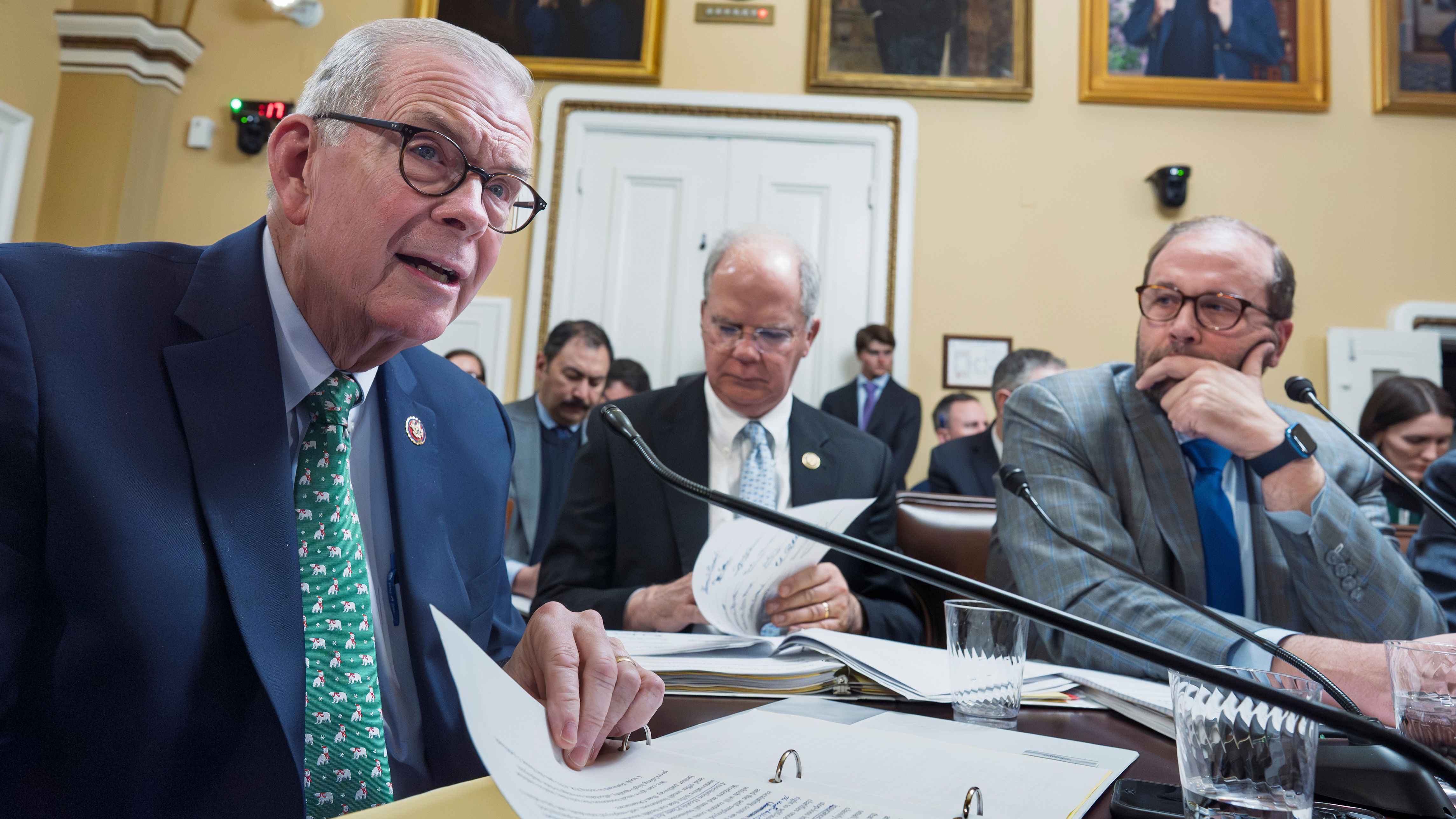 Republican congressman subpoenas Chicago Public Schools CEO to testify ...