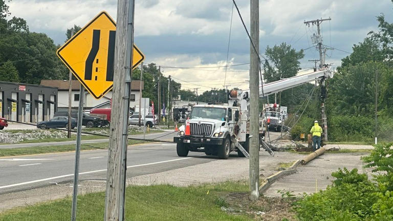 Roadway reopening after dump truck takes down power lines in Nitro