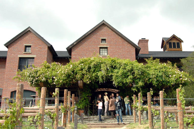 George Lucas' Skywalker Ranch features 3 restaurants, a movie theater ...