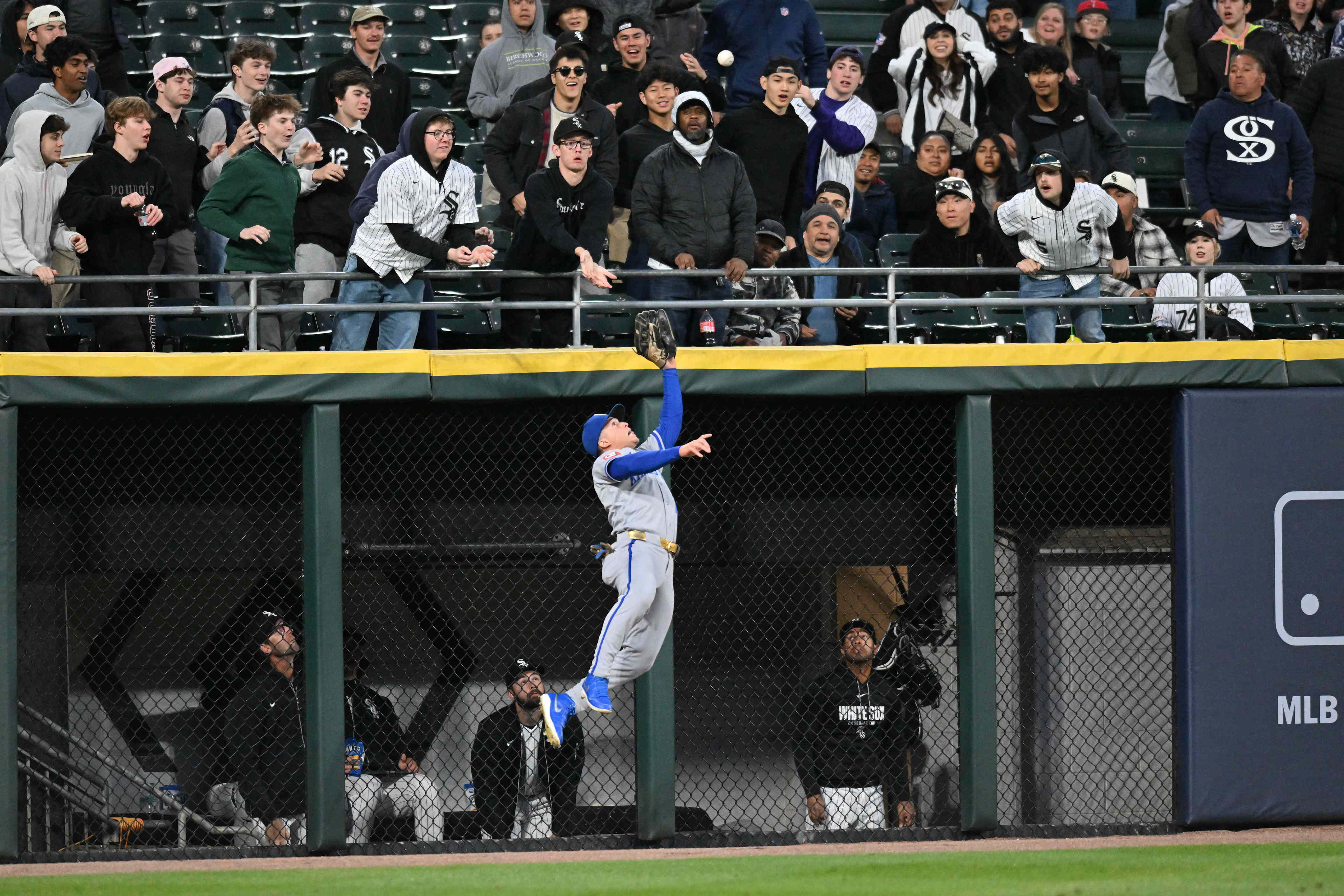 Fan hospitalized after falling over railing into bullpen at White Sox game
