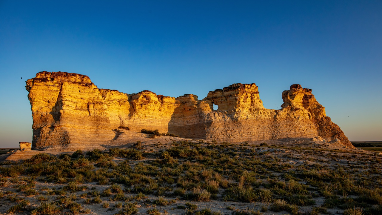 Monument Rocks, Kansas: The free, remote chalk pyramids that an 80 ...
