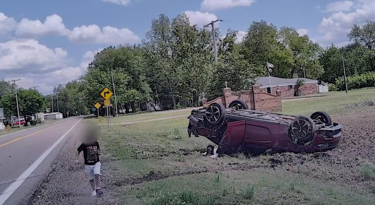 3-year-old walks away from rollover crash after chase in Arkansas
