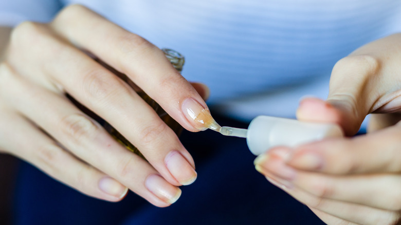 Don't throw out old nail polish — here's a hack to use it when working ...