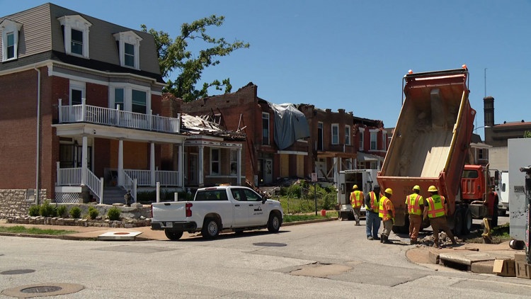 A year after the historic tornado, St. Louis volunteers continue ...
