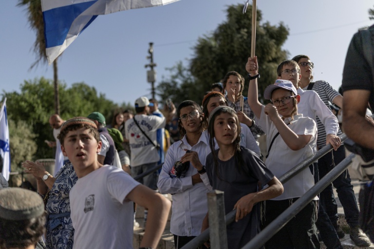 Israelis chant threats, anti-Palestinian slogans at Jerusalem Day march