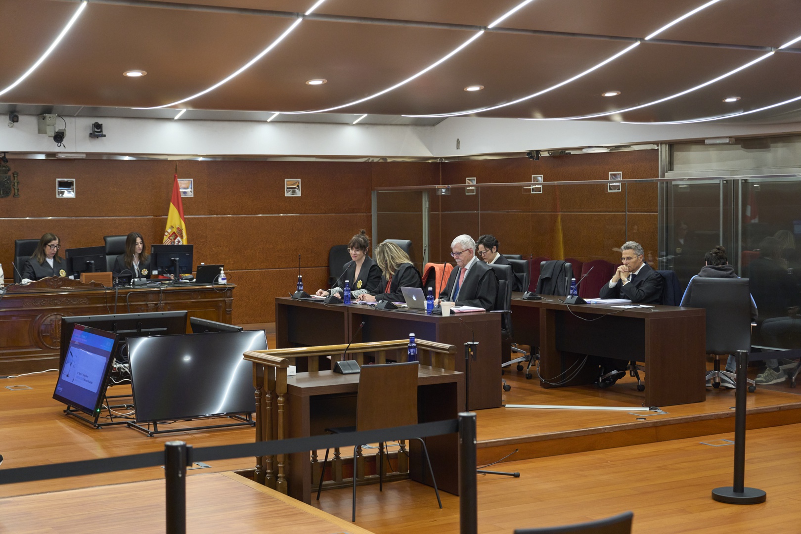 El jurado declara culpable al acusado de asesinar a su mujer en Vitoria ...