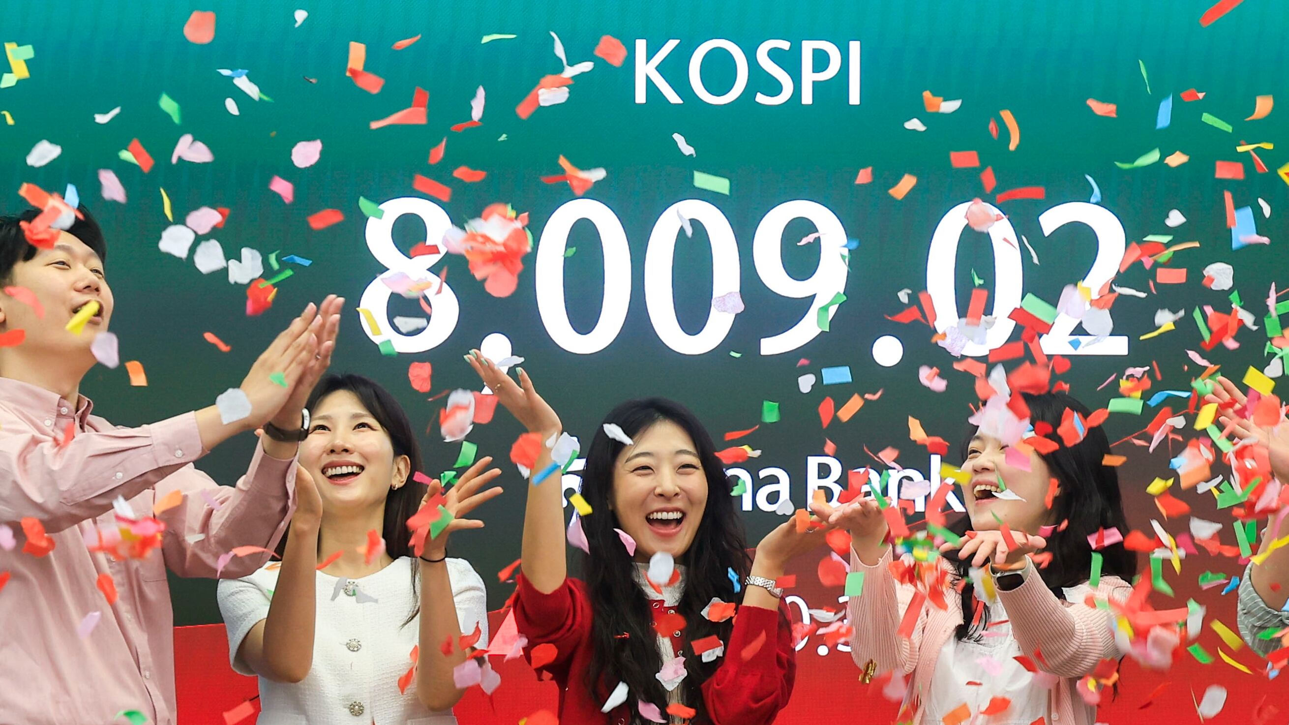 KOSPI surpasses 8,000-point mark for first time