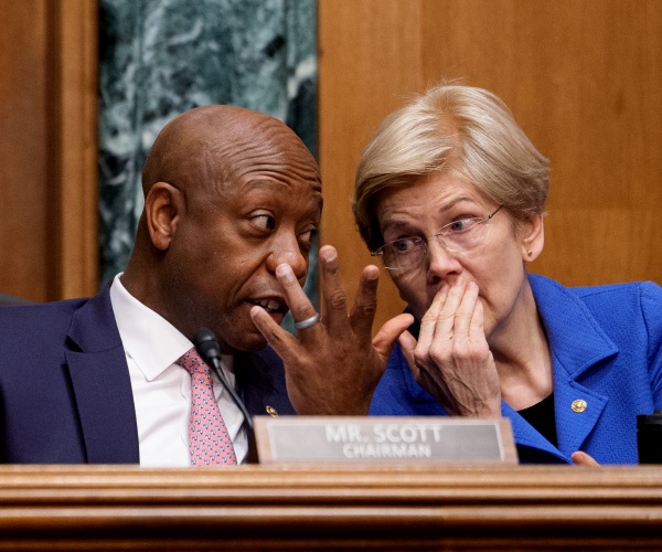 Bipartisan bill to ban former lawmakers from lobbying introduced