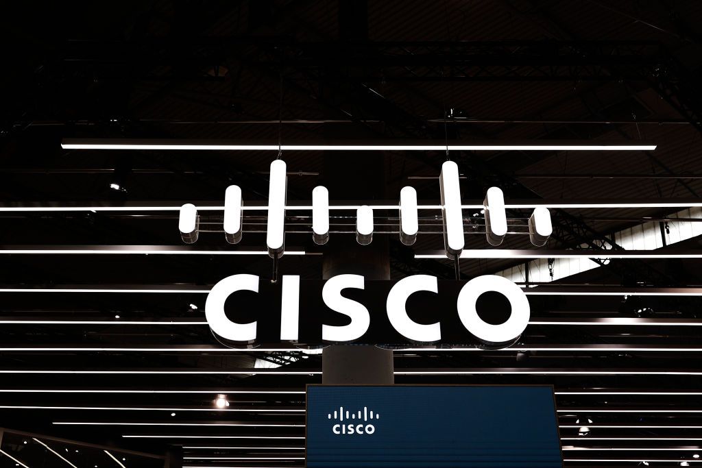 NASDAQ, S&P 500 hit new highs after Cisco earnings