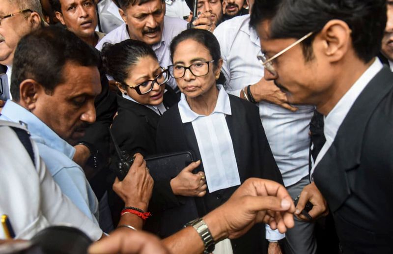 As Mamata dons lawyer robe, BCI questions practice status