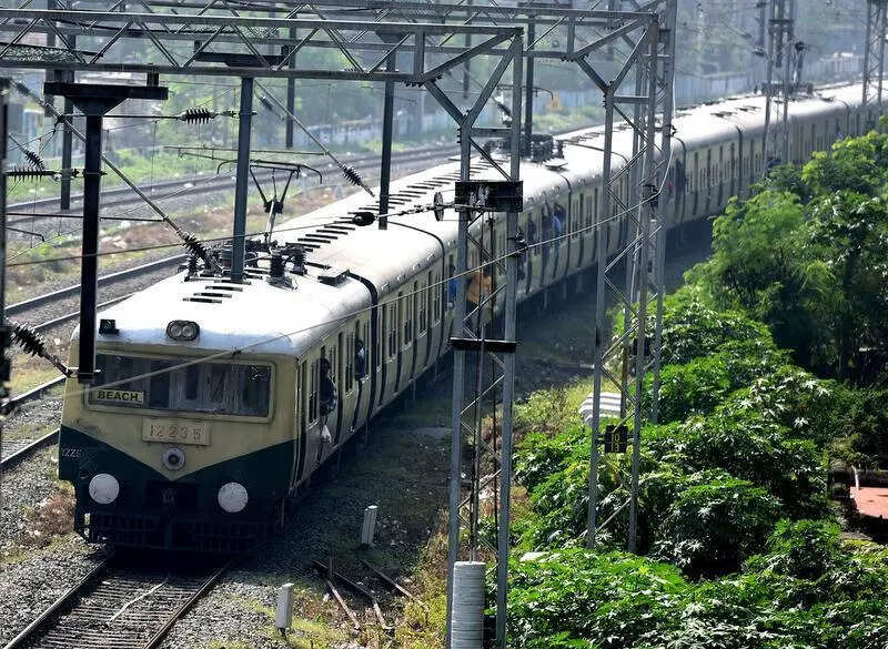 Suburban train signal glitch in Chennai leaves commuters stranded