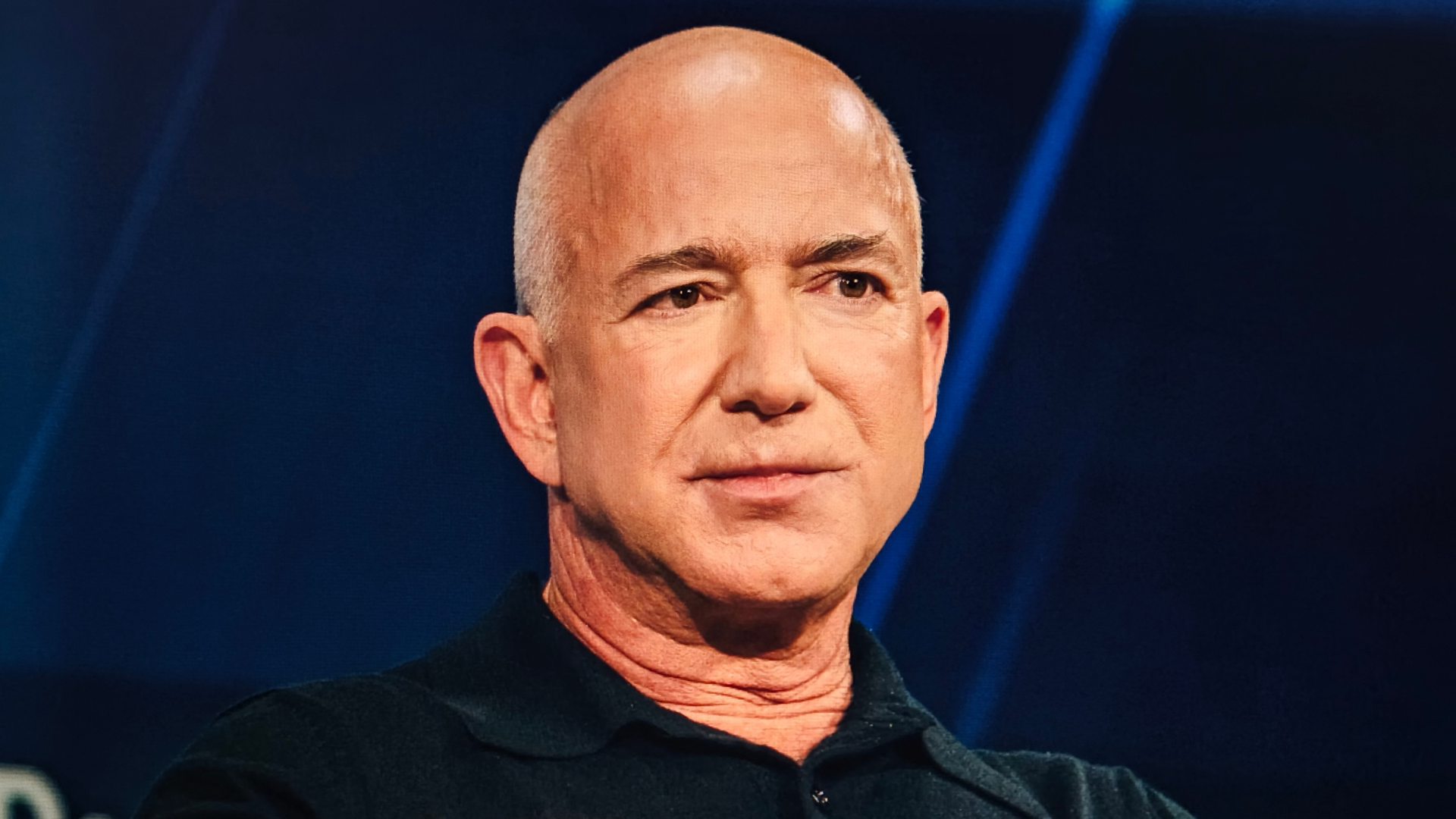 Jeff Bezos’ failed launch raises concerns for NASA’s moon mission plans