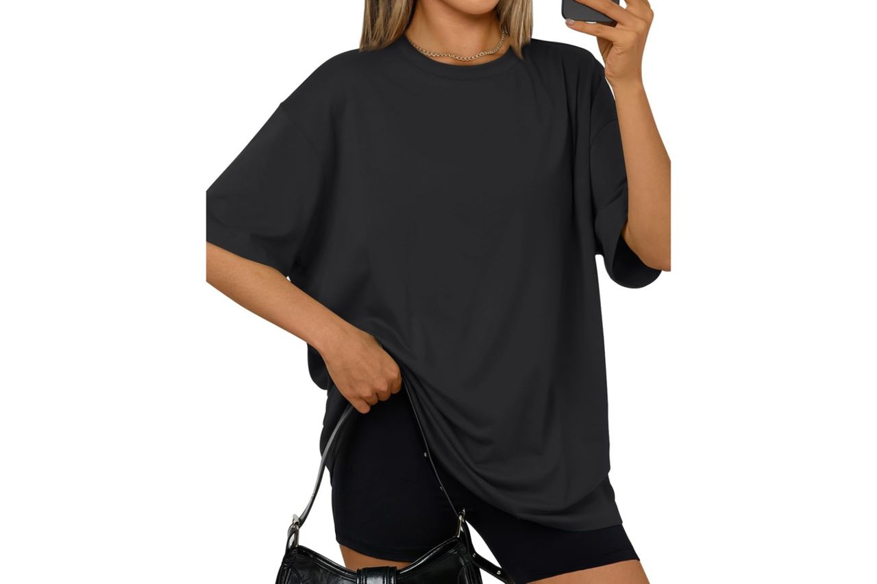 Trendy Queen Womens Oversized Summer T Shirts Plus Size Spring Cute Casual Tops Short Sleeves Fashion Workout Clothes