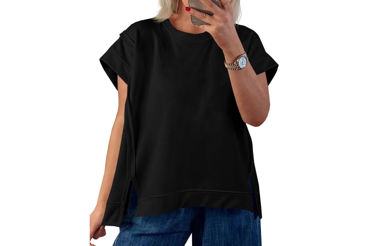 Tankaneo Womens Oversized Short Cap Sleeve T-Shirts Crew Neck Side Slit Tops Summer Casual Loose Fit Tees Tunic Shirts