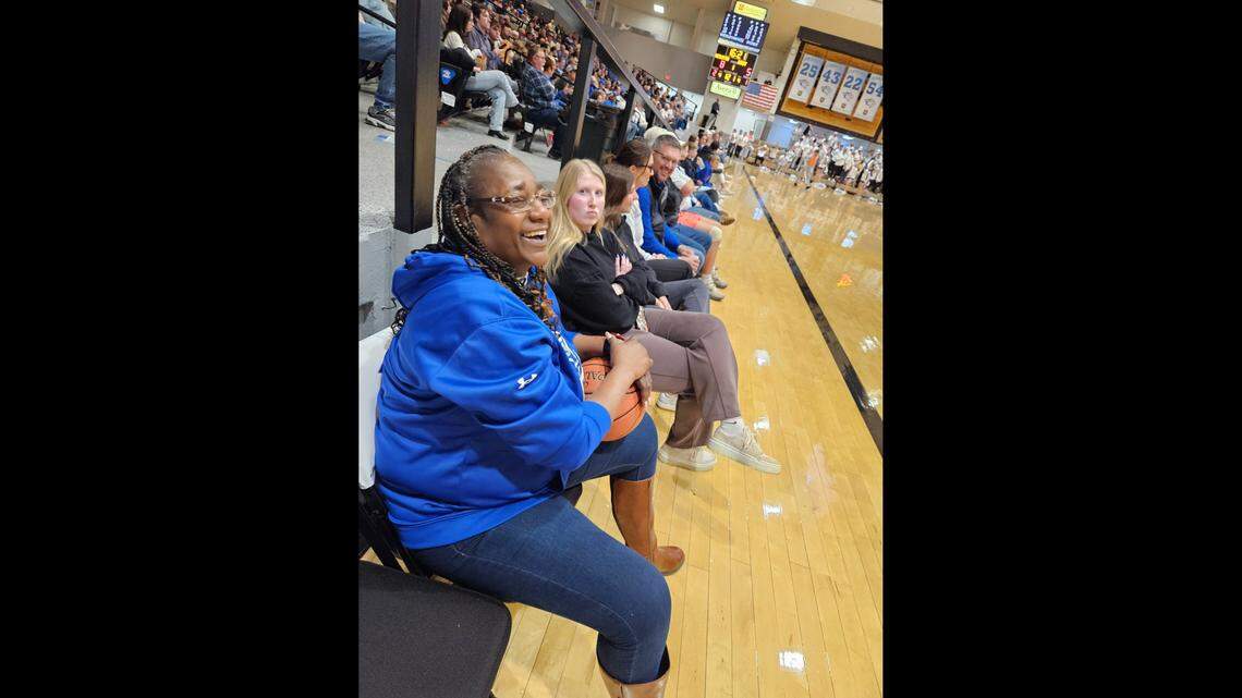Mom traveling to son's college graduation dies in Missouri car crash ...