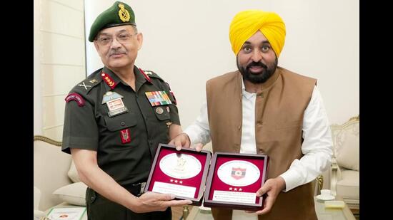 Mann, Western Command chief discuss border security, civil-military ...
