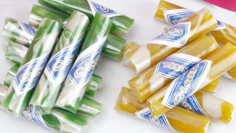 OLEH OLEH - Dodol Garut menjadi salah satu oleh-oleh khas Garut favorit wisatawan. (Instagram/@dodol_gisan)