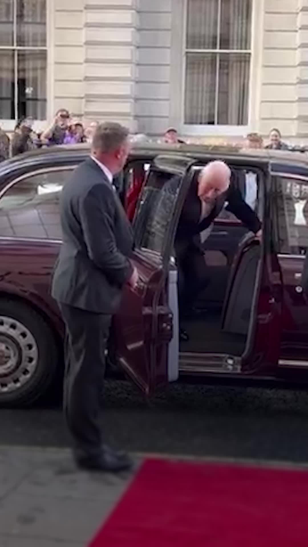 King thrilled by grand opening at Royal Opera House