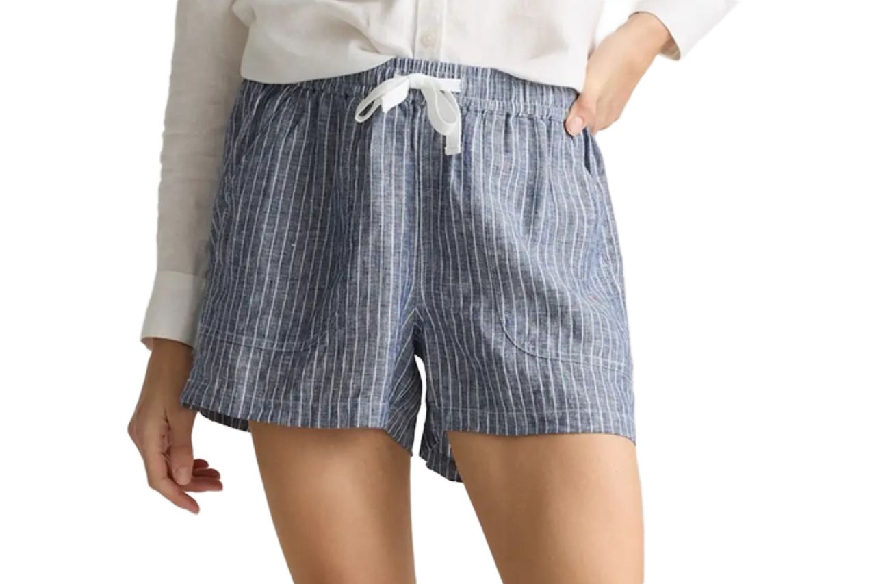 Women's 100% European Linen Shorts in Chambray Stripe