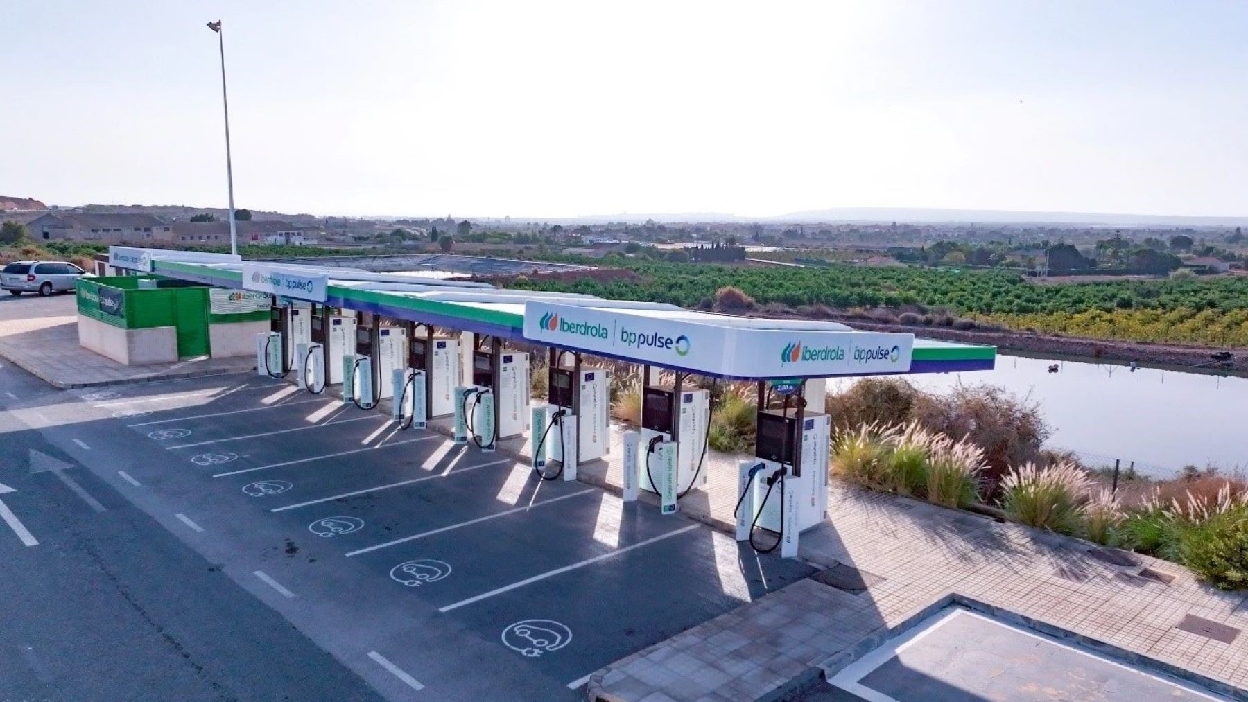 La red de recarga eléctrica de Iberdrola | BP Pulse evita más de 15.000 ...