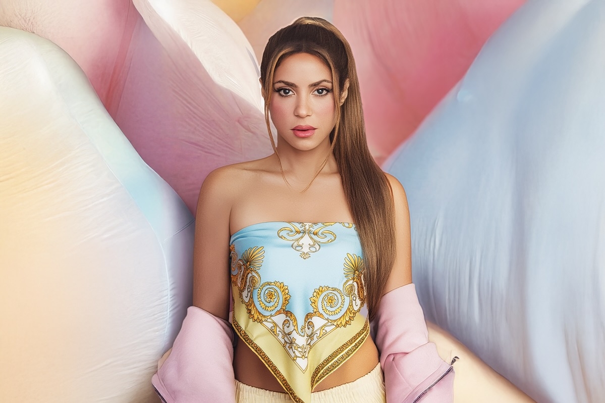 Shakira hô tên Ronaldo, Messi trong ca khúc cổ vũ World Cup