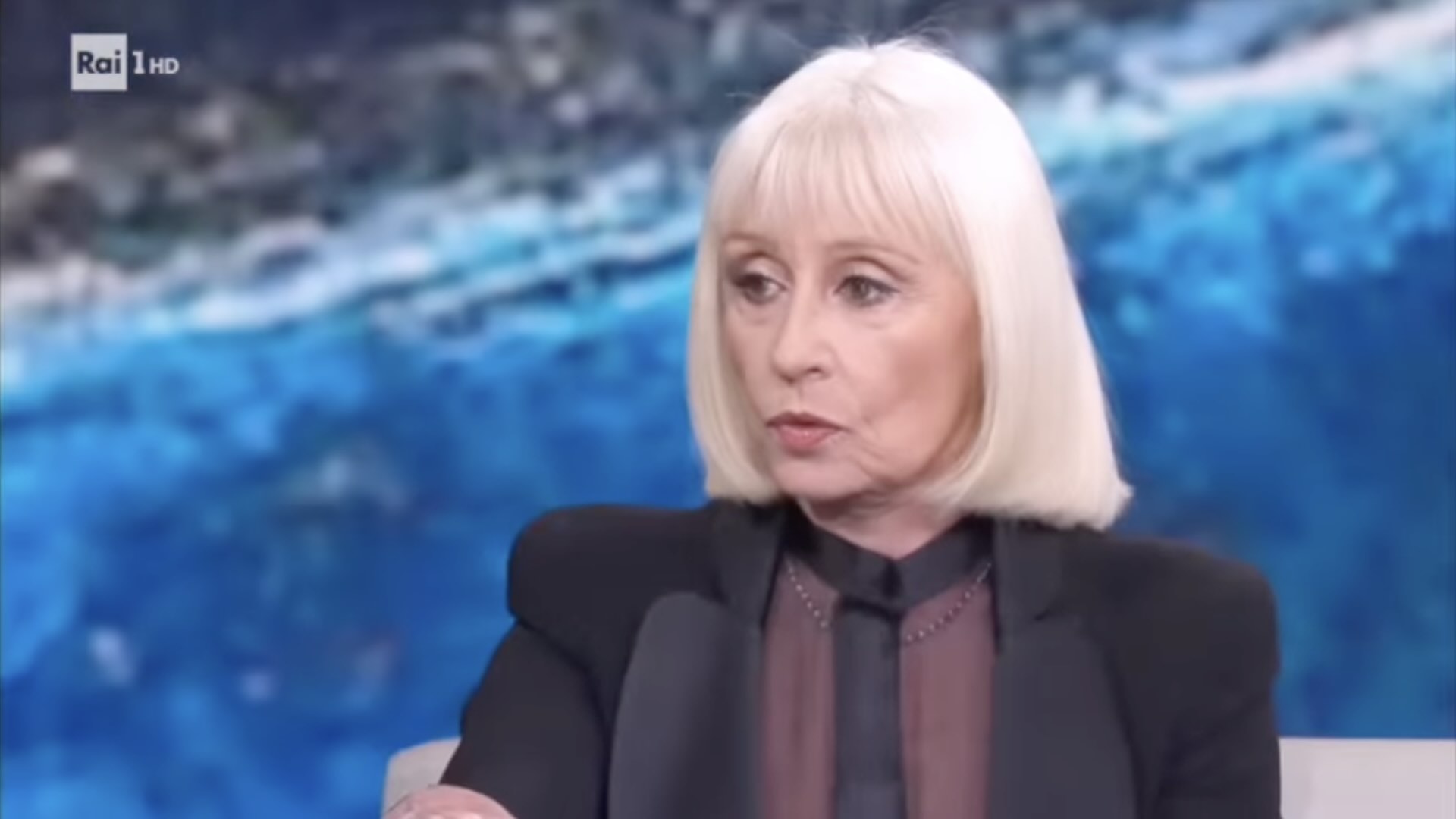 Rubano due cimeli di Raffaella Carrà, poi il gesto che nessuno si aspettava