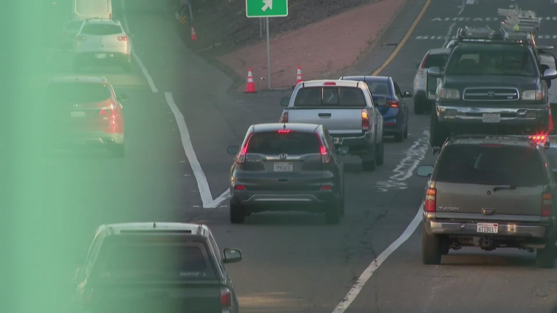 Multi-car crash slows Highway 99 traffic in Sacramento evening commute
