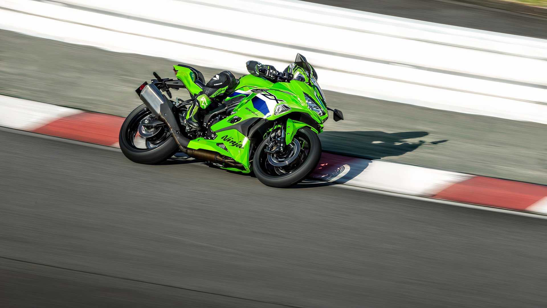 Kawasaki Ninja ZX-4RR high speed cornering