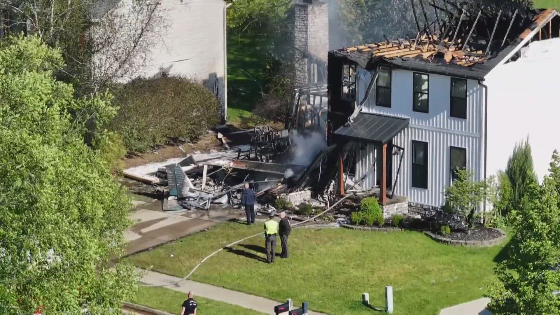 2 dead after plane crashes into Akron home