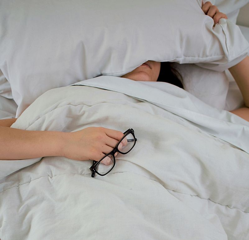 Sleeping less than 6 hours or more than 8 hours could speed up ageing ...