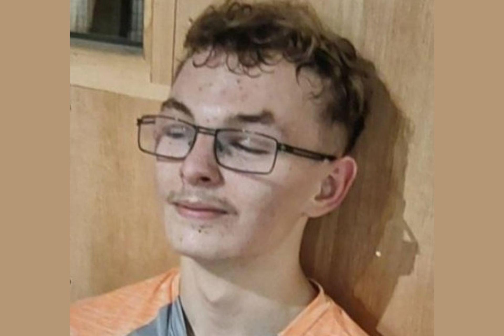Police appeal for help to find missing Derbyshire teenager